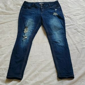 Refuge Distressed Jeans